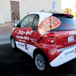 8_pizzahut_smartcar_vehiclewrap_iconography