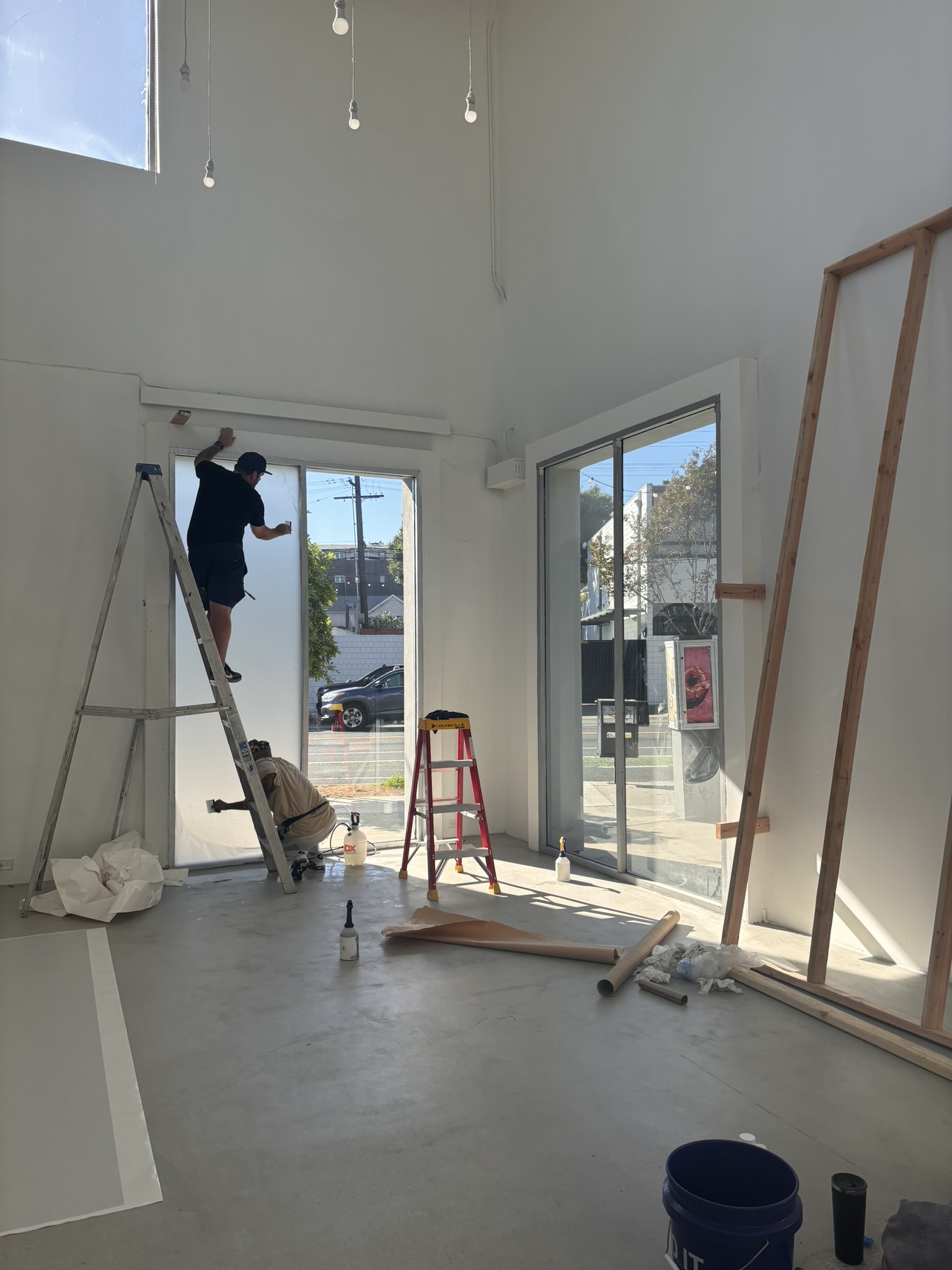 Custom Etched Vinyl Transforms Storefront in Santa Monica